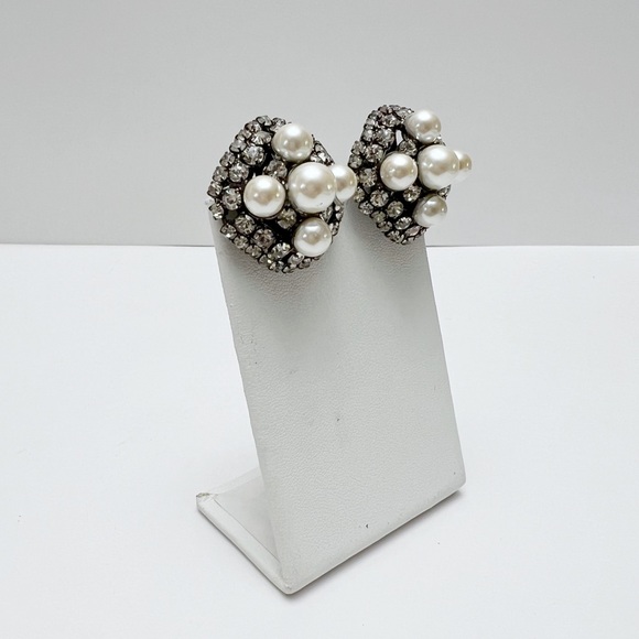 Lawrence VRBA Signed Faux Pearl Rhinestone Statement Clip On Earrings - Picture 2 of 9